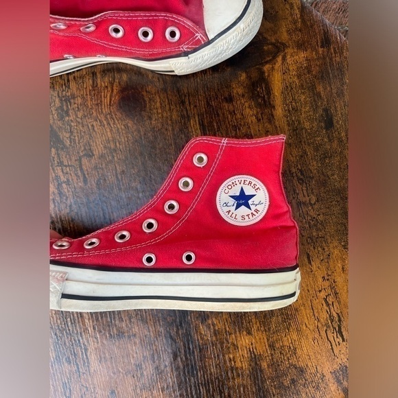 Converse HighTops - Picture 2 of 6